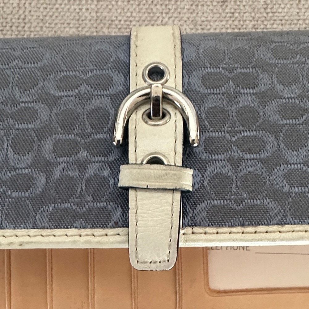 Coach Blue Signature Clutch with Ivory Trim - Picture 4 of 11